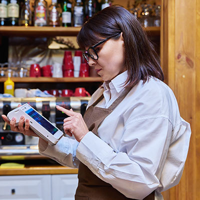 4 Reasons to Replace Your Current Point of Sale Systems